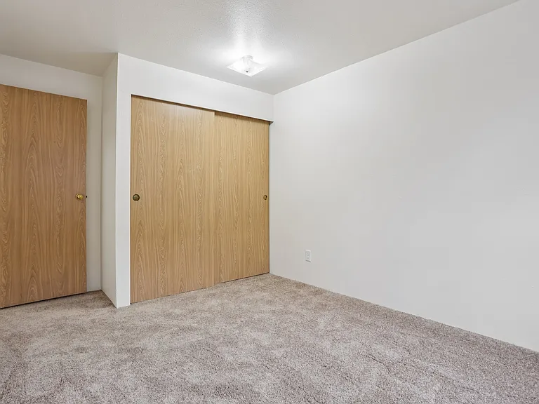 Poplar Lane Apartments — Photo 39