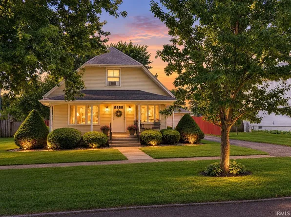 215 E Lyman St, Francesville, IN 47946