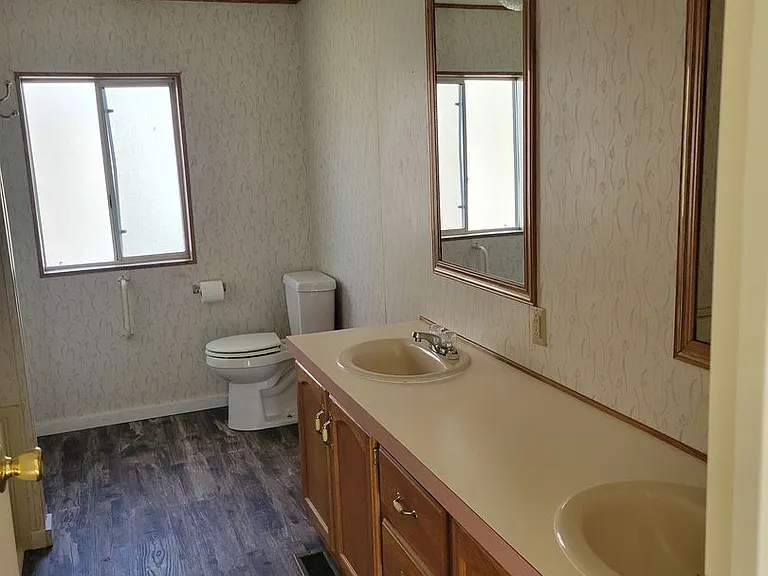 205 S Adin St — Photo 13