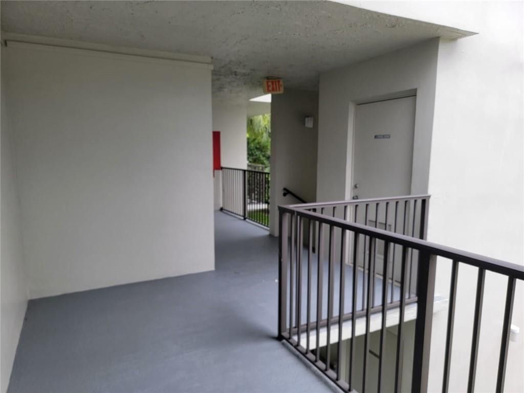 800 E CYPRESS Lane #202, photo 6