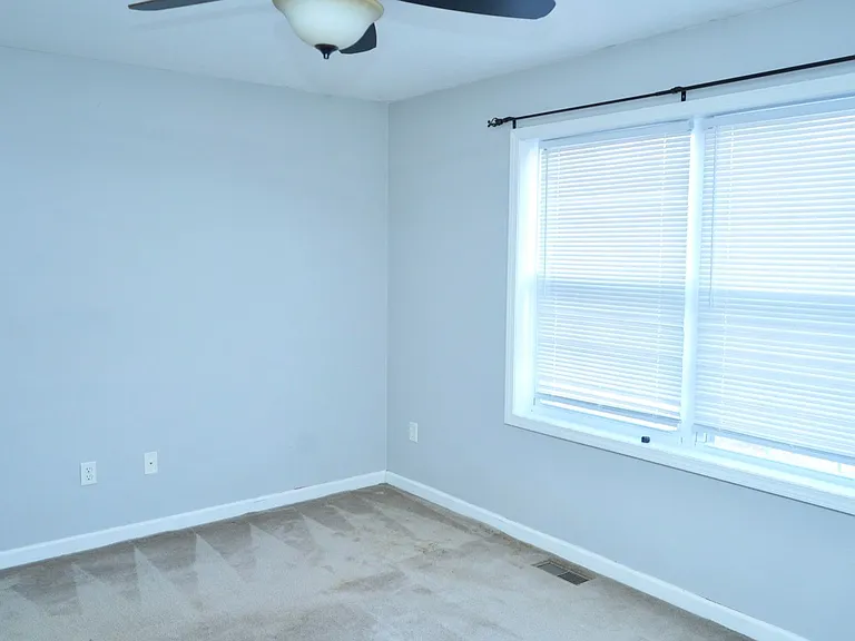 2427 Lindsay Rd — Photo 12