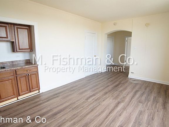 3rd image of 3335 W Diversey Ave #338