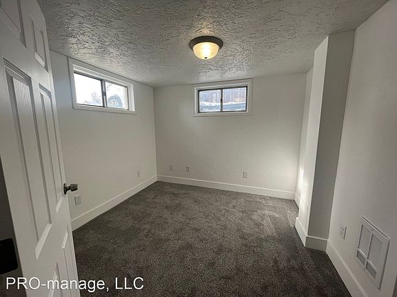3rd image of 160 1/2 W 14th St