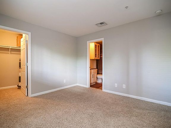 5th image of 914 1st Ave N