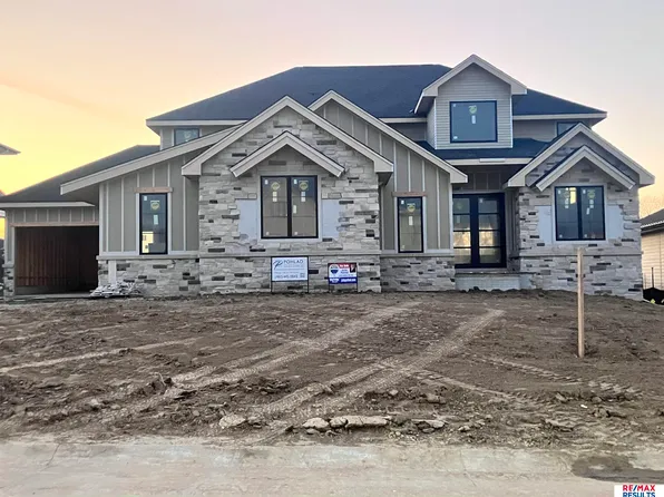 3822 S 213th St, Elkhorn, NE 68022