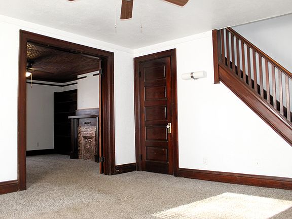 4th image of 16 Pleasant Ave