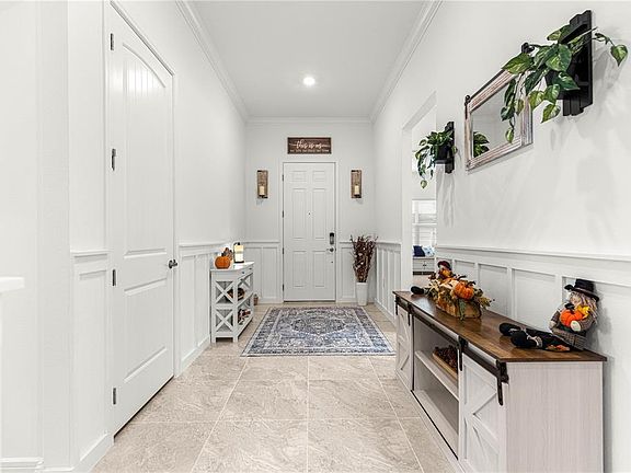 4th image of 8403 SW 58TH LOOP
