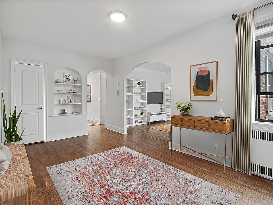 1st image of 40 Clarkson Ave APT 6B