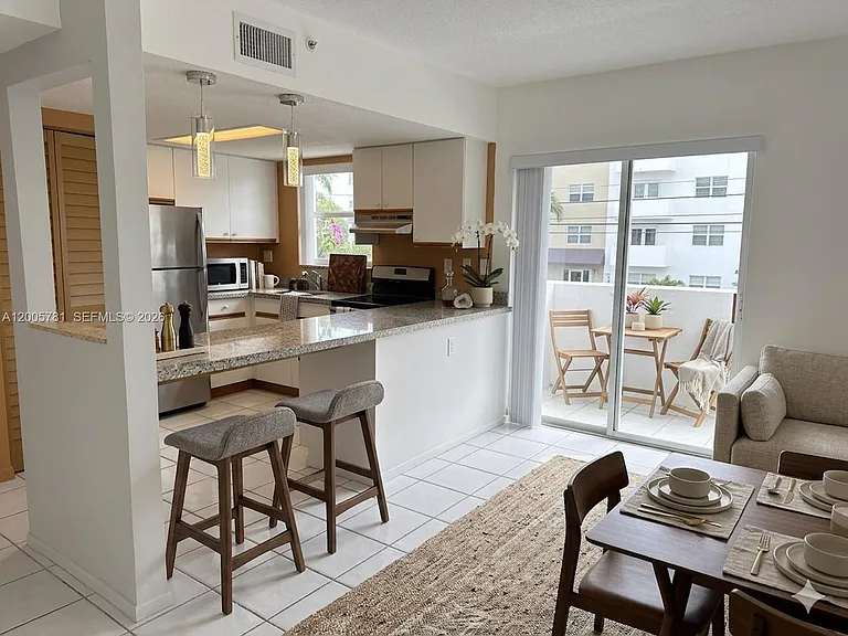 3052 SW 27th Ave #204 — Photo 4