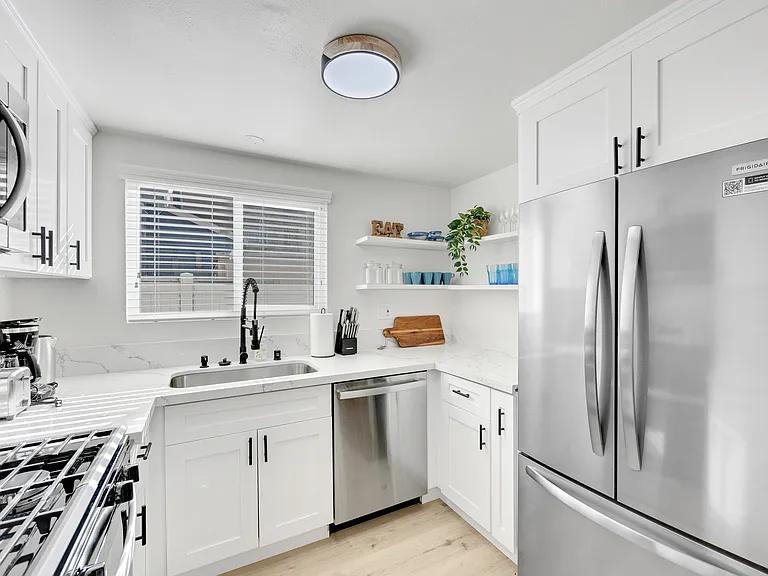 1075 Molino Ave #3 — Photo 26