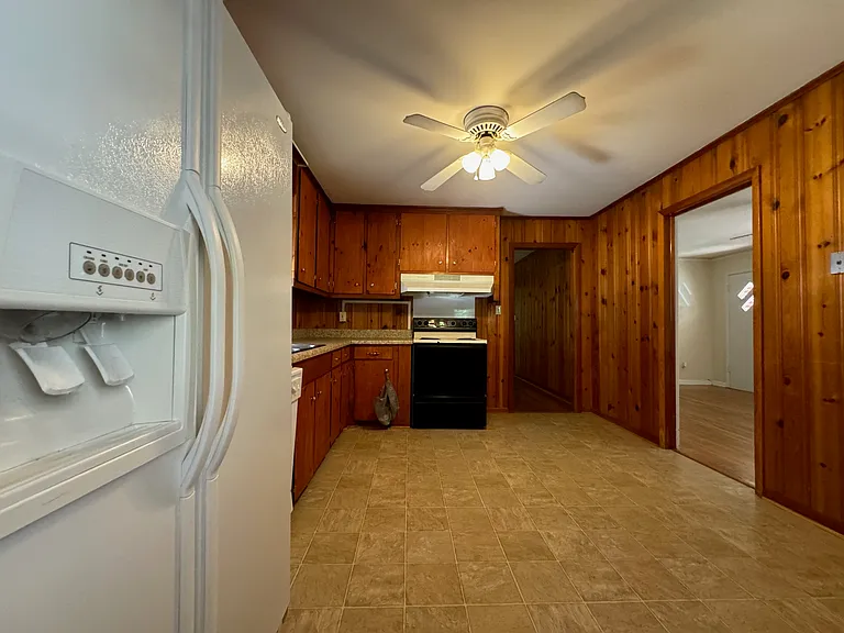 180 Westwood Ave — Photo 8