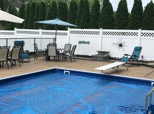 14 Medford Ln, East Northport, NY 11731