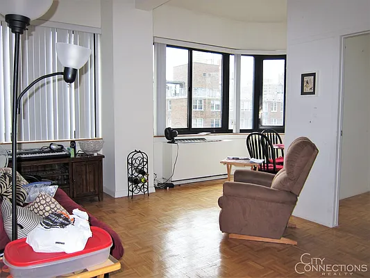 Rented by City Connections Realty | media 14