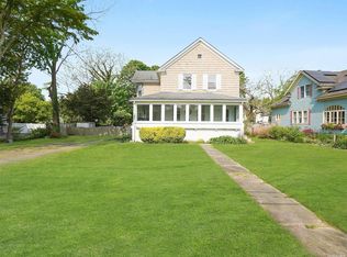 160 Lincoln Ave, Sayville, NY 11782