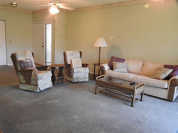3rd image of 33 Aledo Ct