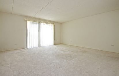 5th image of 6807 N Milwaukee Ave APT 503
