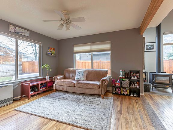 5th image of 70 Macleod Dr