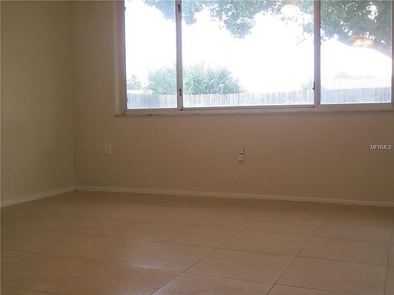 3rd image of 7025 Brentwood Dr