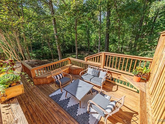 4th image of 5721 Regent Cir