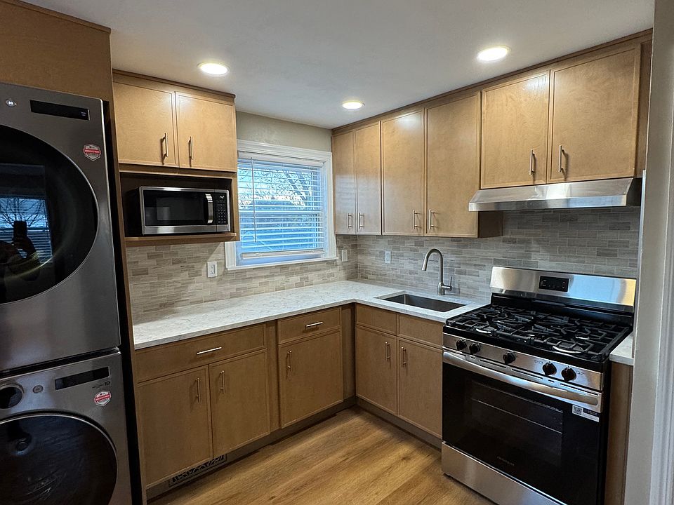 1st image of 118 Roosevelt Ave Unit 2