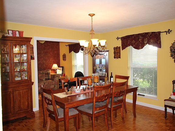 4th image of 752 Glouster St