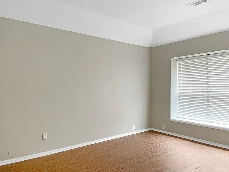2820 Thorncreek Ln — Photo 13