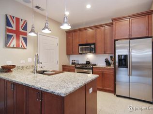 758 W 14th Pl APT 3A, Chicago, IL 60607