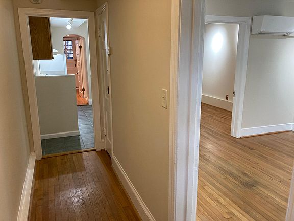 2nd image of 1010 S Carolina Ave SE APT 1