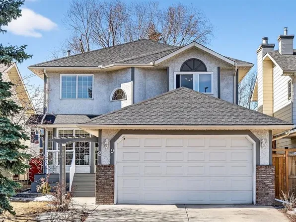 29 E Sundown Way SE, Calgary, AB T2X 3B8