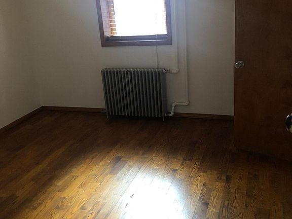5th image of 45 Saint Stephens Pl