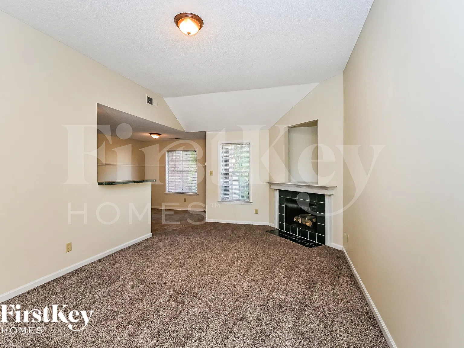 3 bed, 2.0 bath, 1366 sqft, $1,965 — Photo 3