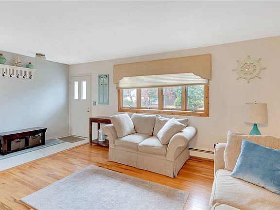 3rd image of 3 Taurgo Ln