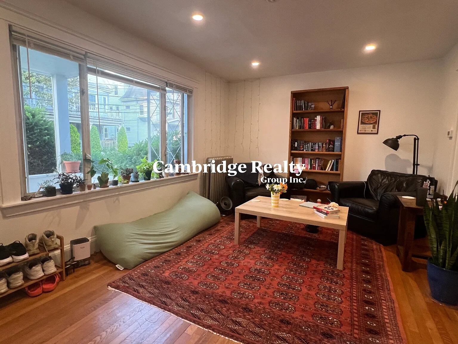 4 bed, 1.0 bath, $5,600 — Photo 2