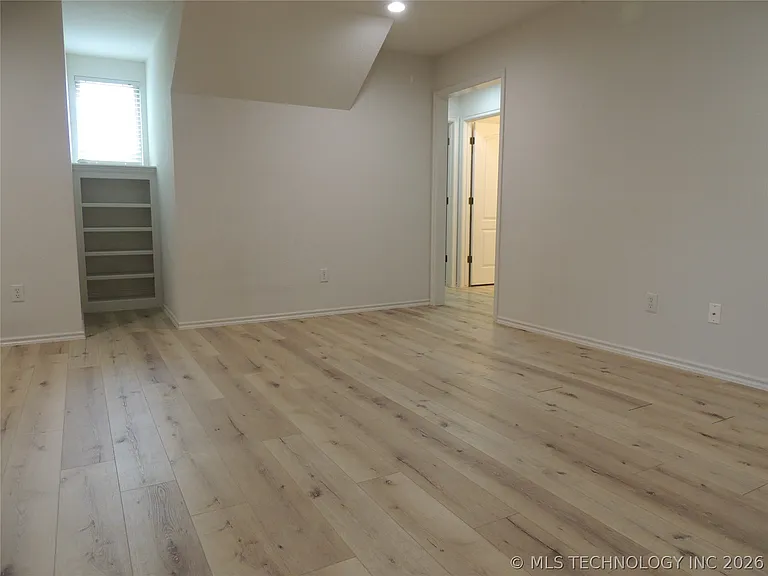 4416 W Indianola St — Photo 45