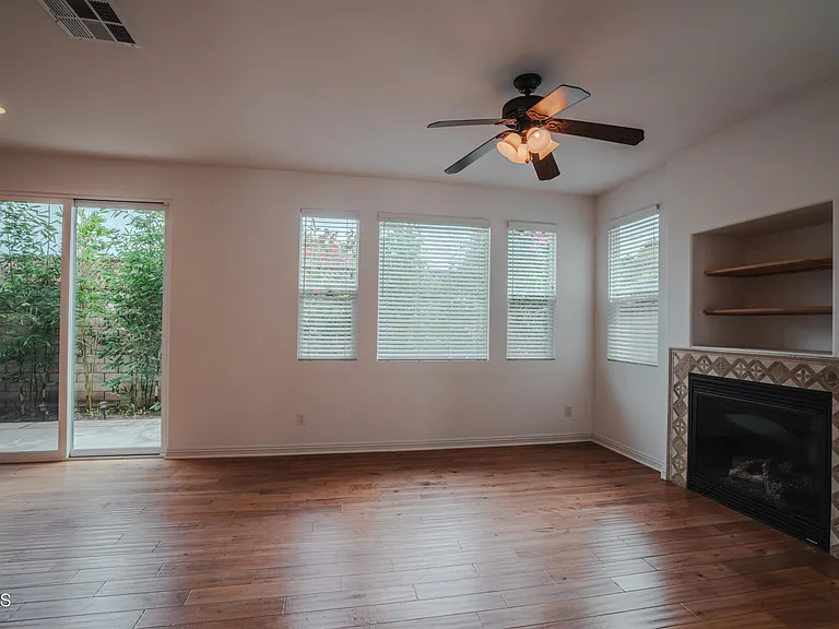 525 Shell Harbor Ln #525 — Photo 43