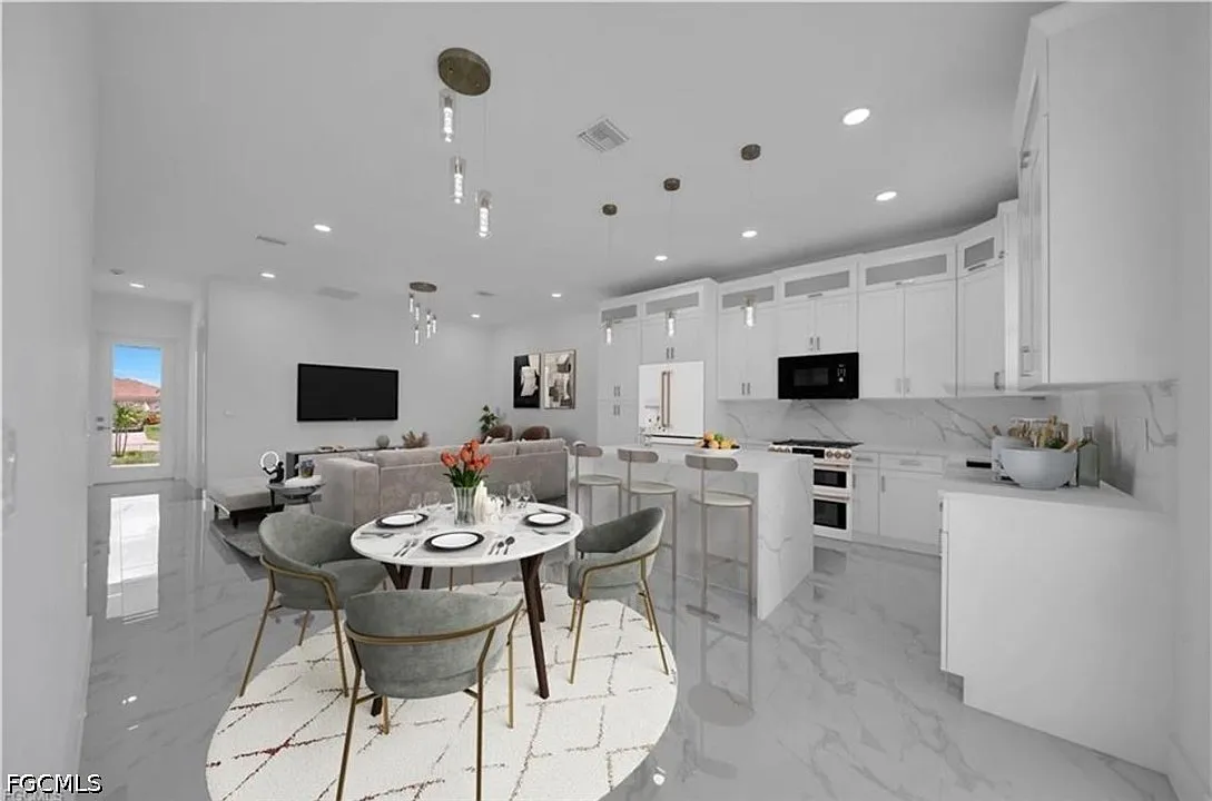 3 bed, 2.0 bath, 1223 sqft, $1,990 — Photo 2
