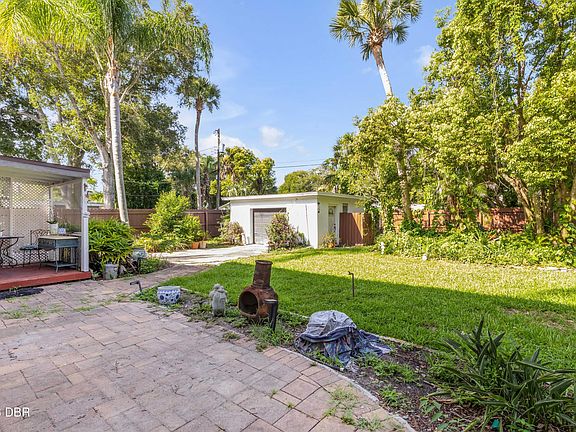 32nd image of 688 Alcazar Ave