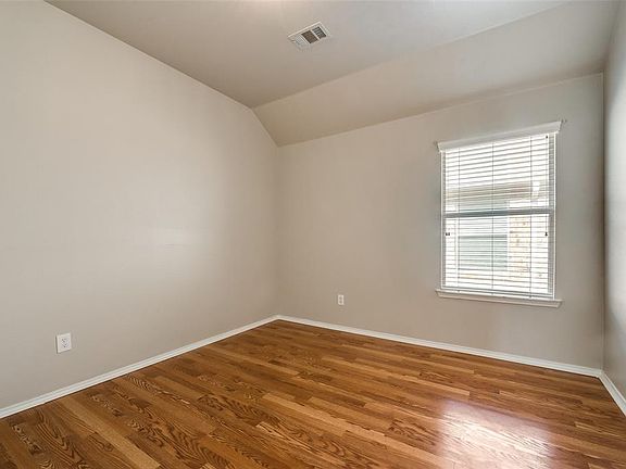 5th image of 3300 Versante Dr