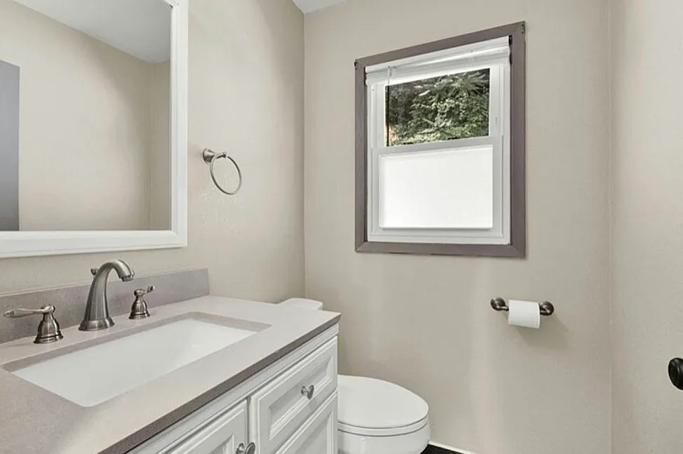 6639 Hillside Ln — Photo 3