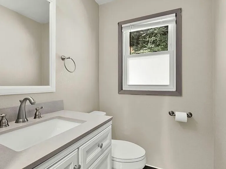 6639 Hillside Ln — Photo 3