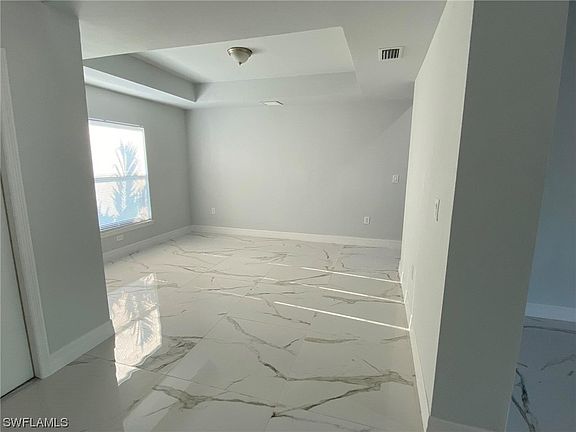 5th image of 1115 Henry Ave