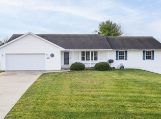 366 Hogan Ct, Cecil, WI 54111