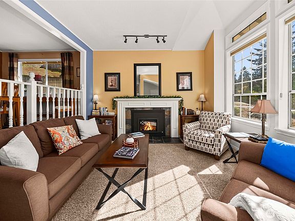 5th image of 930 51st Street SE