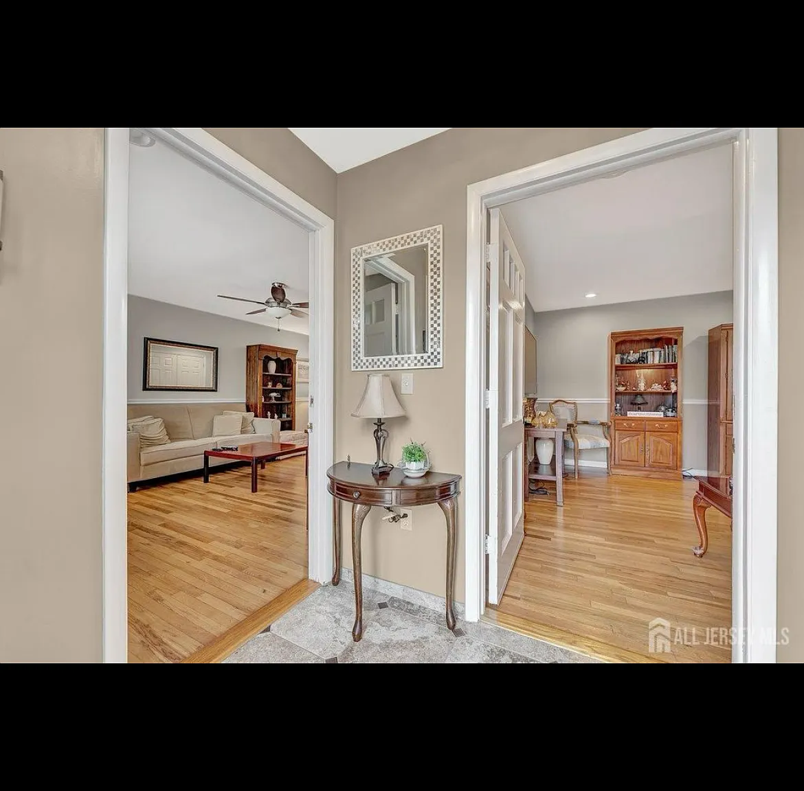 2 bed, 950 sqft, $2,700 — Photo 3