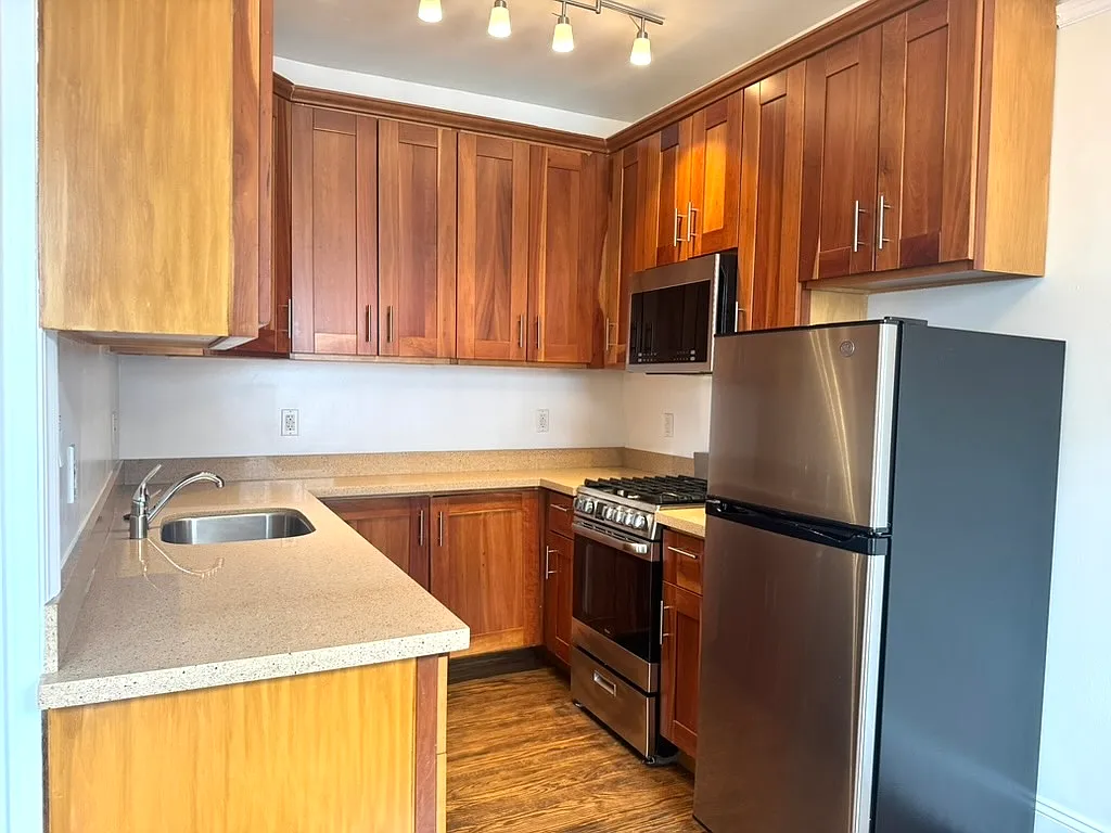 Studio, $3,295 — Photo 4
