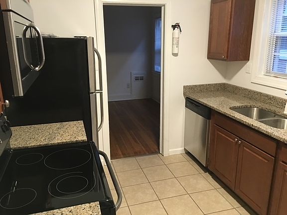4th image of 3551 Grove Ave #2