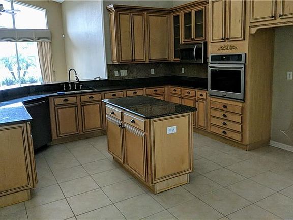 5th image of 27029 Firebush Dr