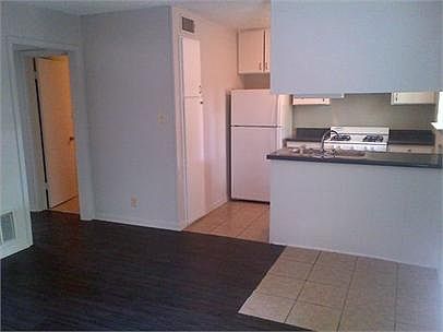 2nd image of 137 Elm St APT 04