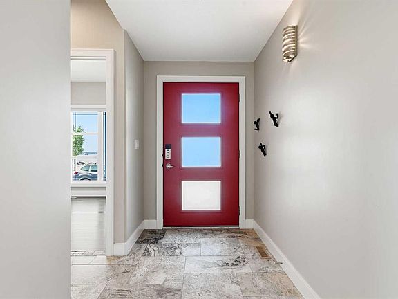 3rd image of 475 N Townsend St