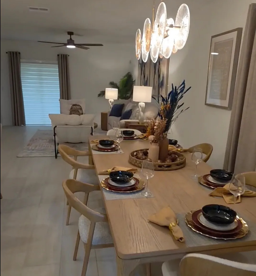 5 bed, 2.5 bath, 2389 sqft, $3,600 — Photo 4